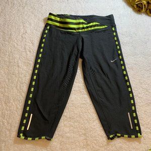 Nike Capri Leggings Size S